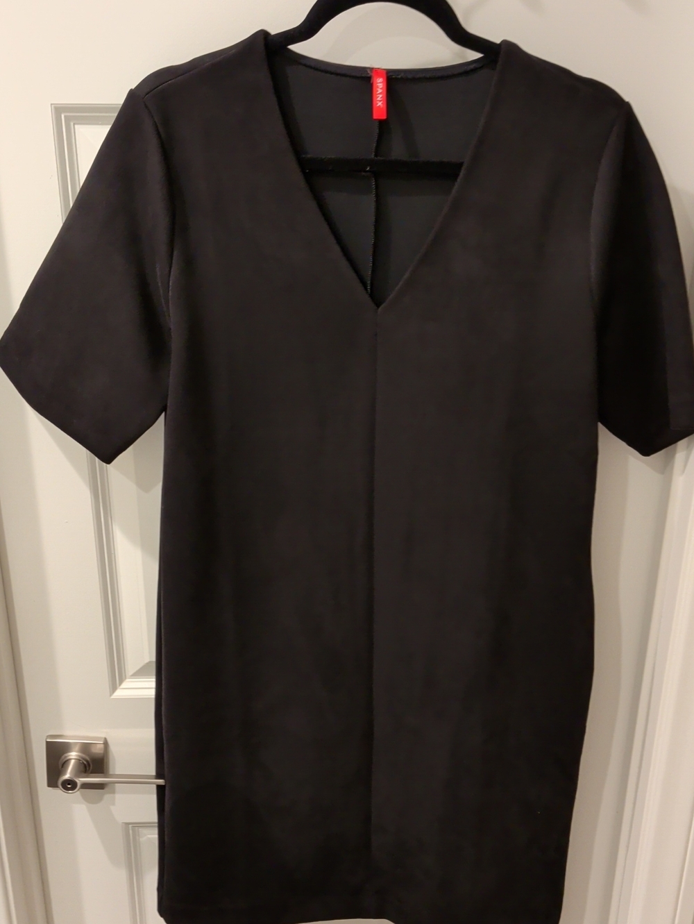 SPANX Black V-Neck Short Sleeve Dress -- SUPER FLATTERING ON!
